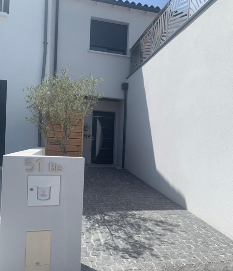Maison Terrasse Proche Centre Ville Et Ile De Re La Rochelle  Exterior photo